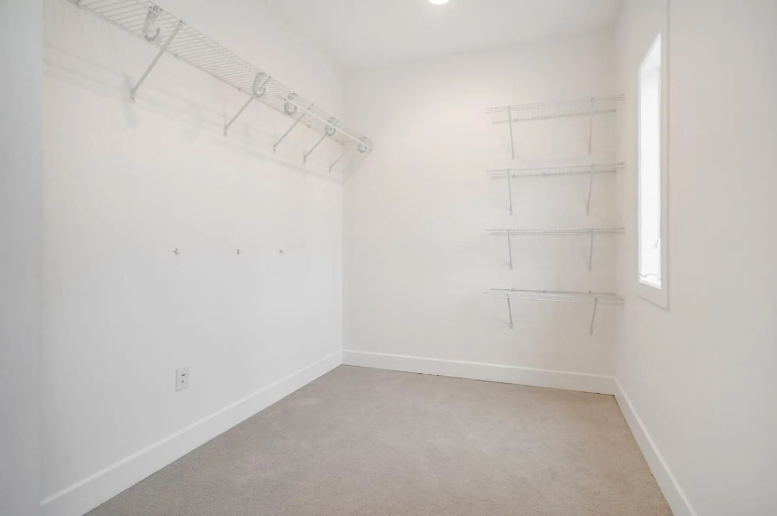 Chic Modern Condo In The Vibrant Nulu District Louisville 0*,