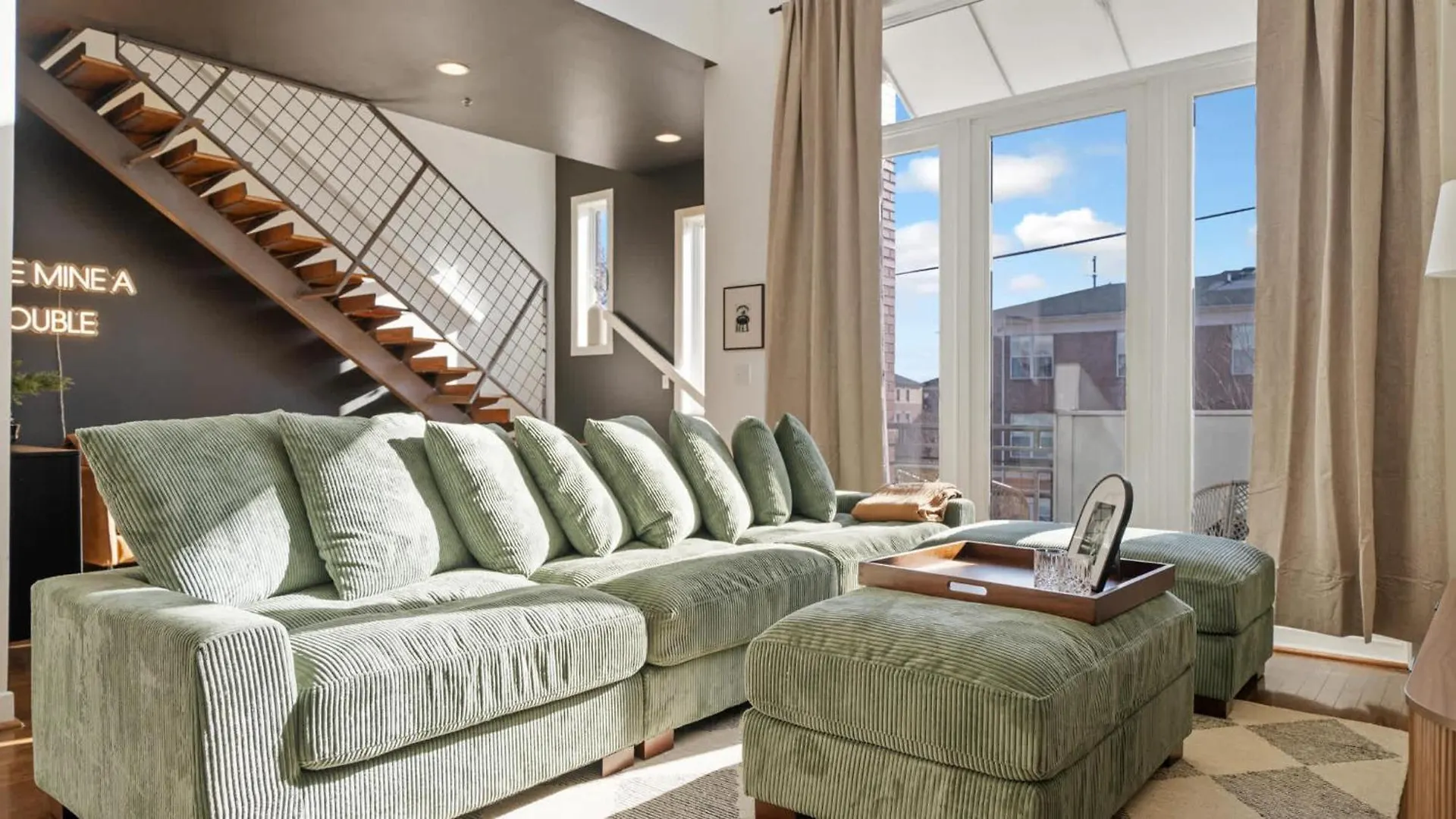 Chic Modern Condo In The Vibrant Nulu District Louisville